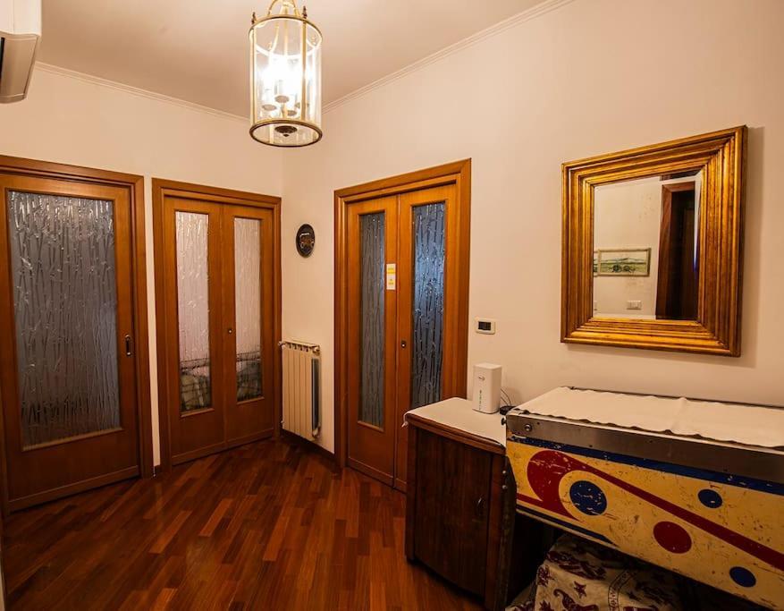 Dimora Al Colosseo, 2 Bedrooms Roma Ngoại thất bức ảnh