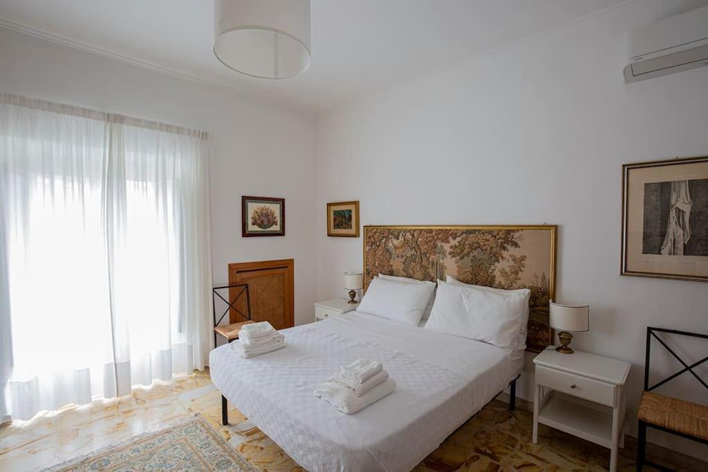 Dimora Al Colosseo, 2 Bedrooms Roma Ngoại thất bức ảnh
