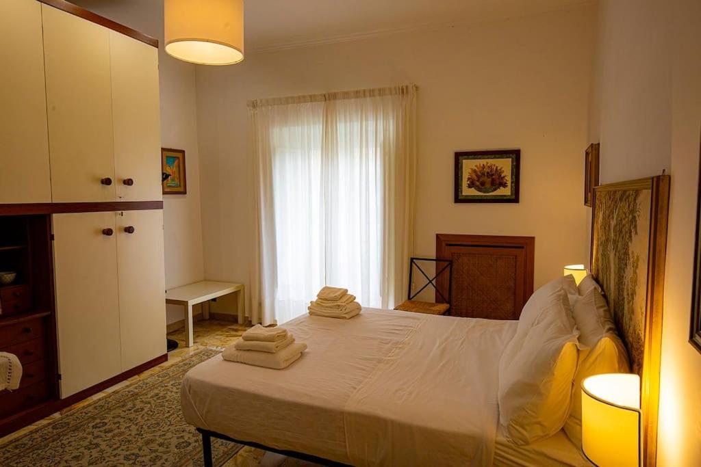 Dimora Al Colosseo, 2 Bedrooms Roma Ngoại thất bức ảnh